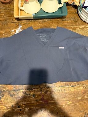 FIGS grey V-Neck Medical Scrub Top tunic